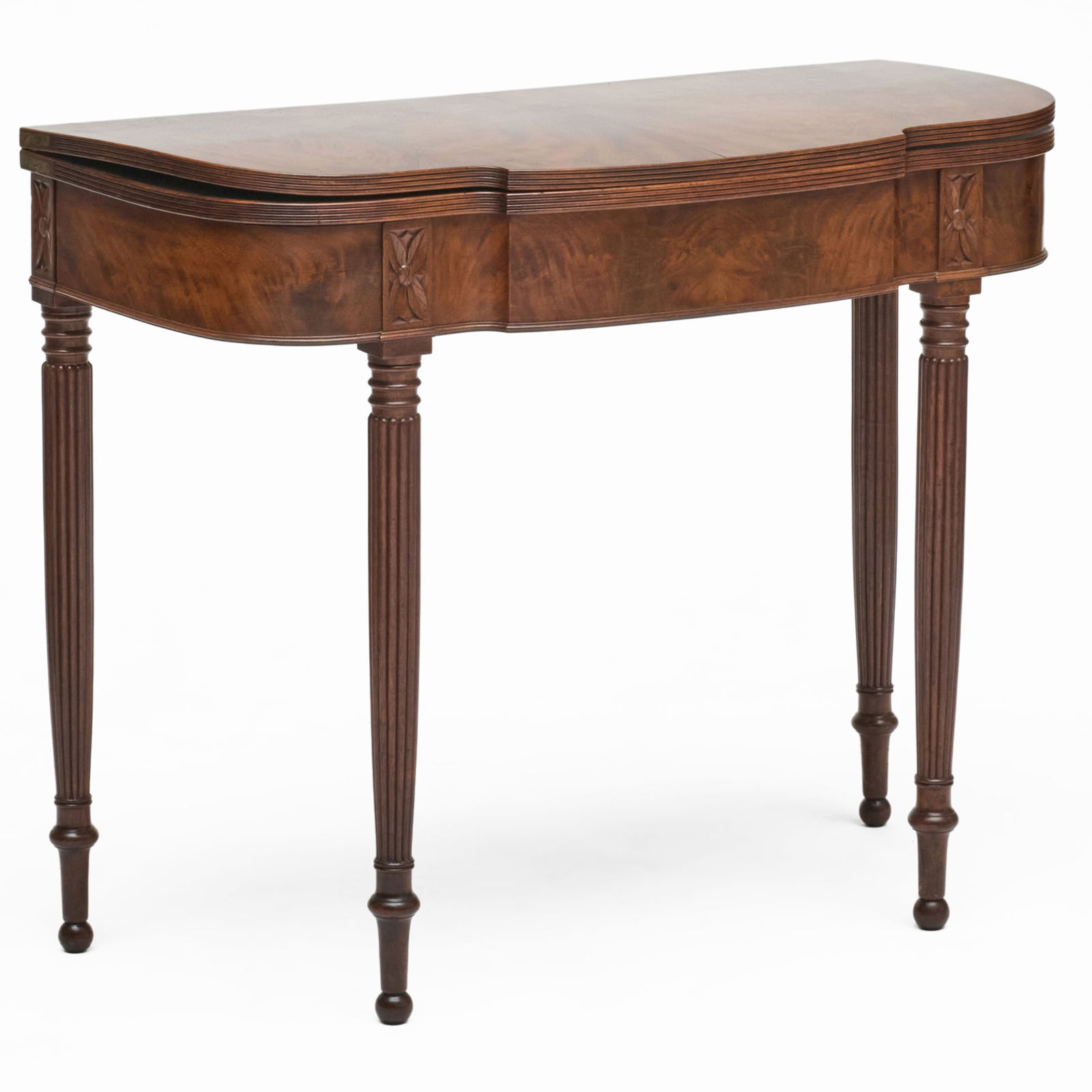 Federal Mahogany Serpentine-Front Card Table, Pennsylvania: Federal Mahogany Serpentine-Front Card Table, Pennsylvania29 1/2 x 35 3/4 x 17 1/2 in. (closed).28 3/4 x 35 3/4 x 35 in. (open).