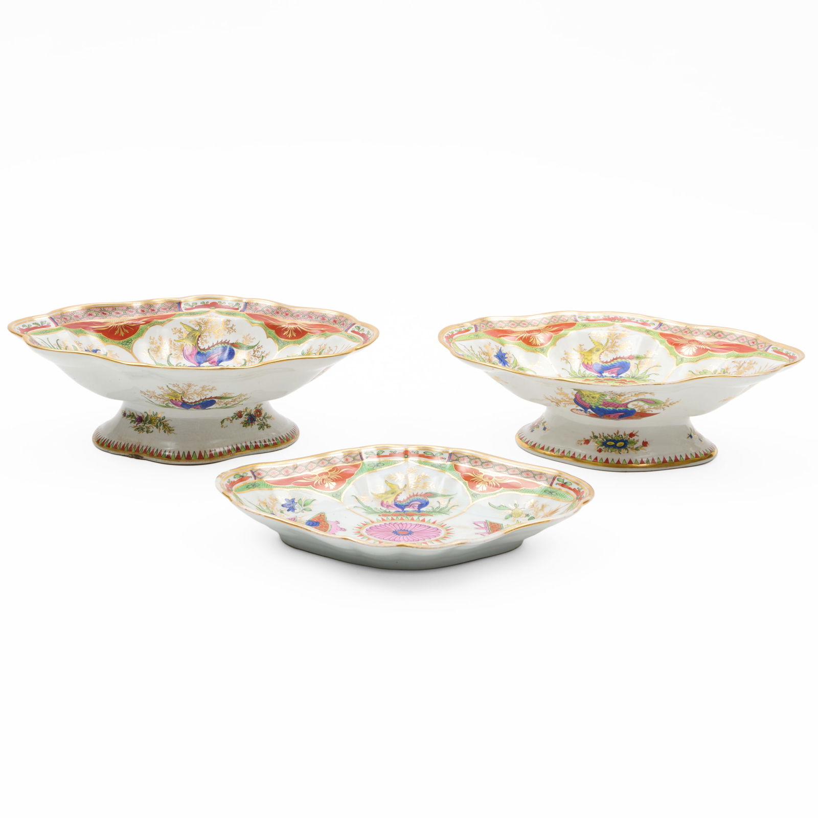 Group of Three Chamberlain's Worcester 'Dragons in Compartments' Wares: Group of Three Chamberlain's Worcester 'Dragons in Compartments' WaresThe lozenge dish with puce script mark.Comprising:Two lozenge compotes in two sizesA lozenge shaped dishThe larger compote 4 x 12
