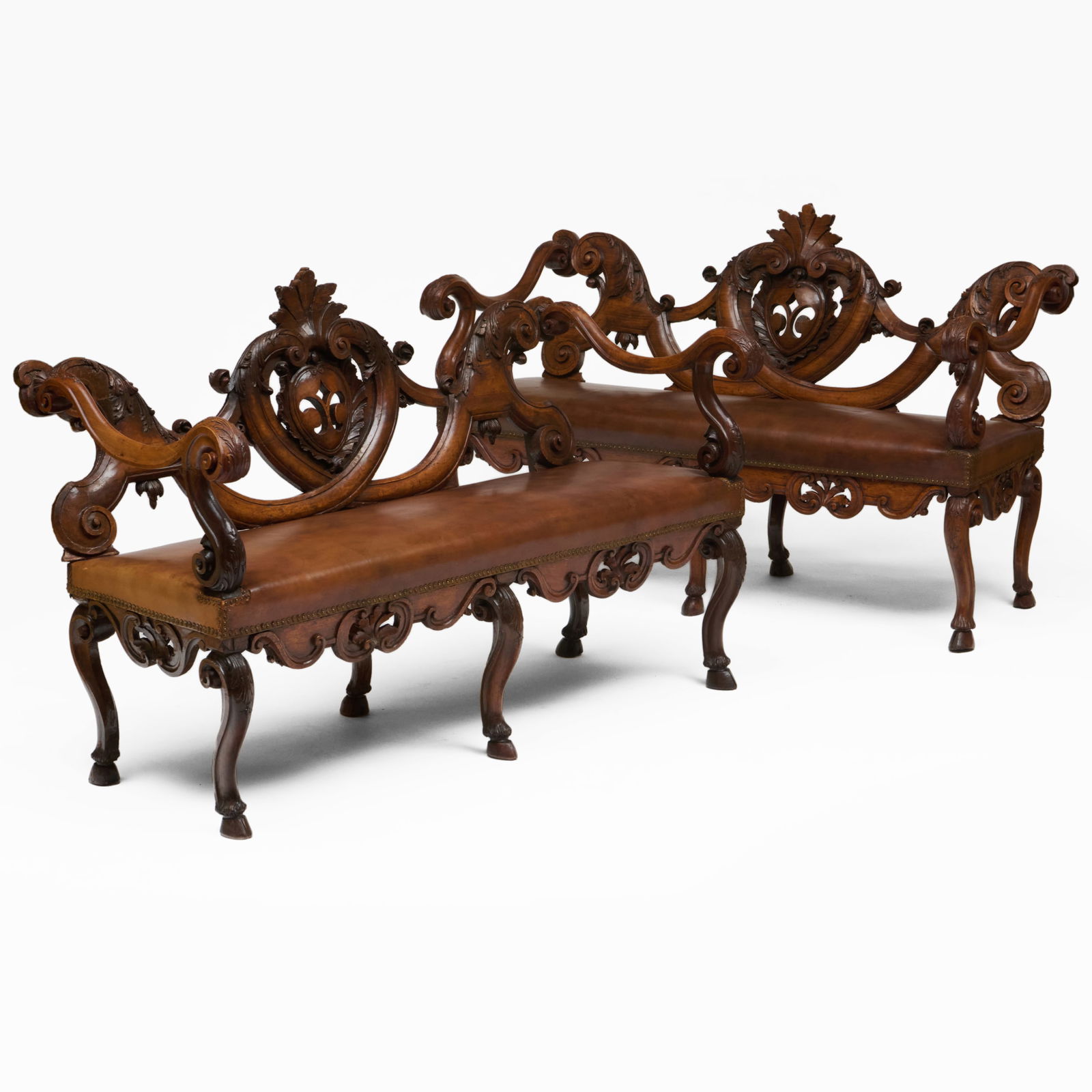 Pair of Fine Italian Rococo Carved Walnut and Leather Settees, Venetian (1 of 20)