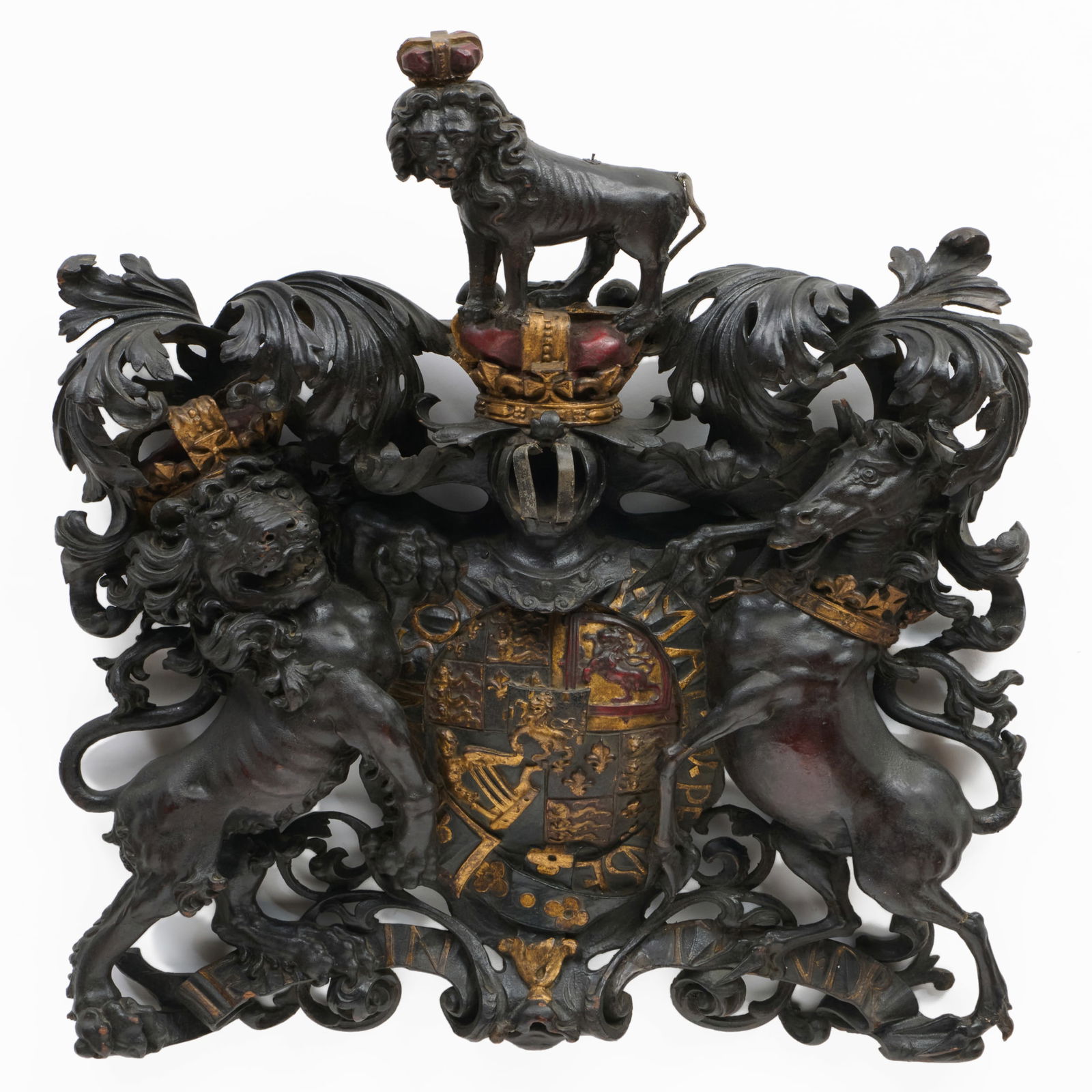 Carved, Painted and Parcel-Gilt Wood Plaque of the United Kingdom Royal Coat of Arms (1 of 9)