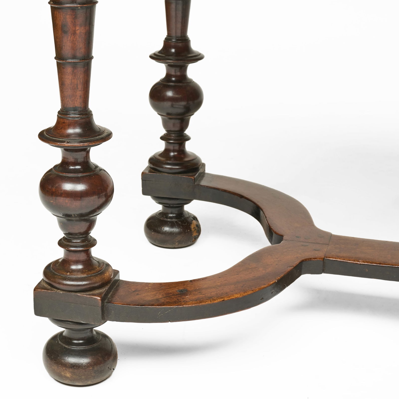 William and Mary Walnut Console Table - 7