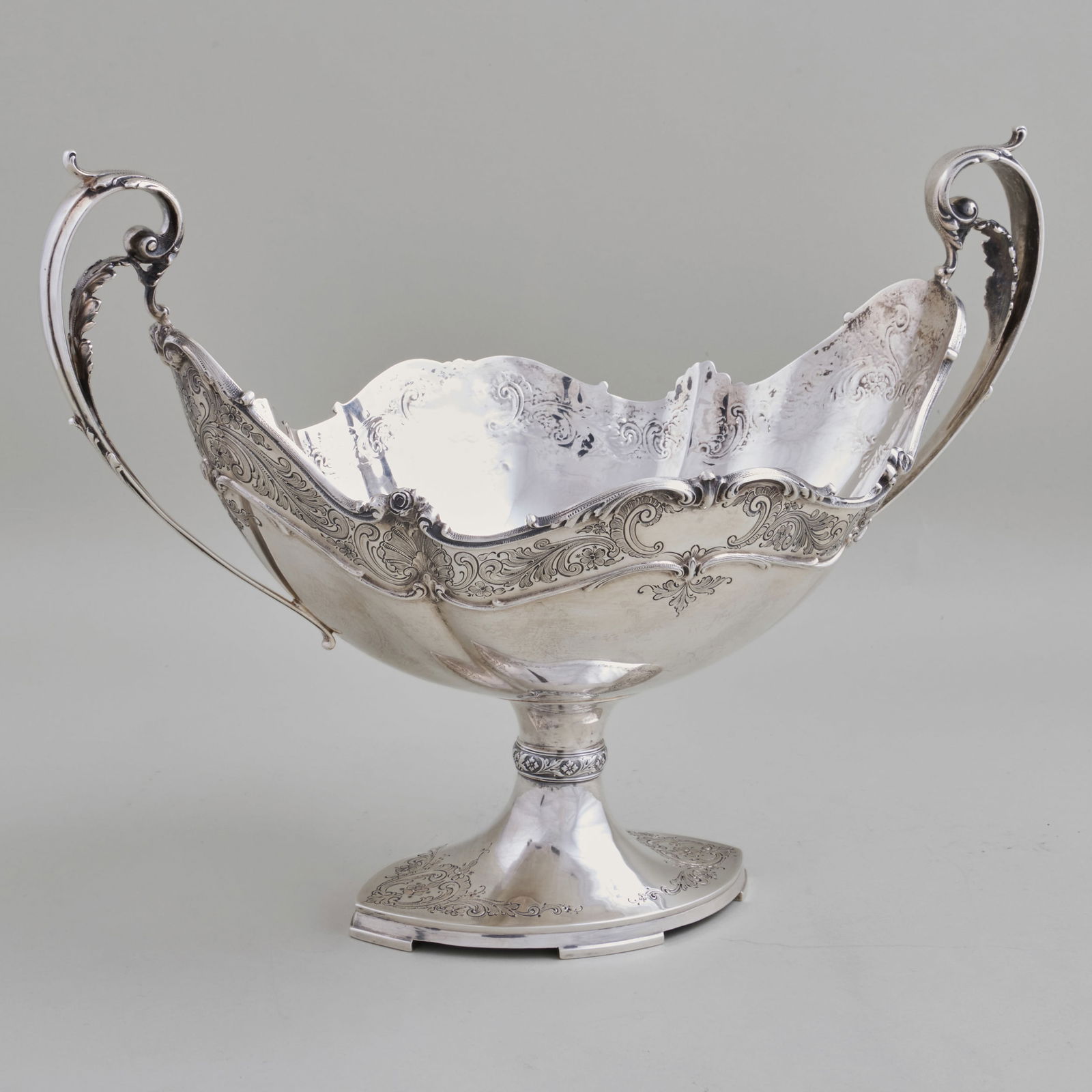 J. E. Caldwell Silver Navette Form Centerbowl: J. E. Caldwell Silver Navette Form Centerbowl Marked 'Sterling'. 11 x 14 1/4 x 7 3/4 in., 37.5 oz. approx. weight. Private Collection of an Atlanta Collector.