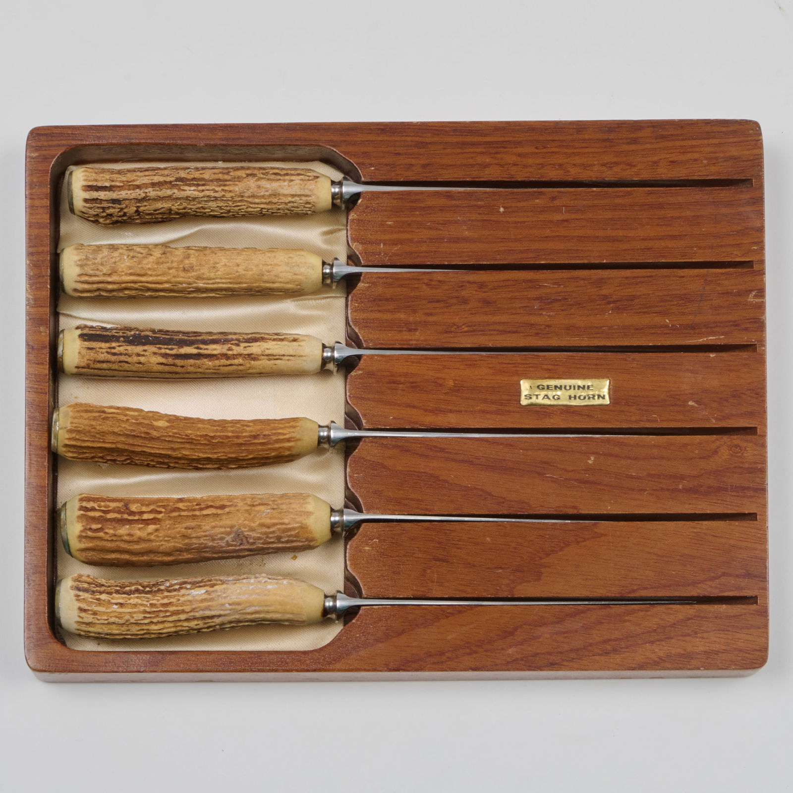 Assembled Horn Handled Flatware Service - 5