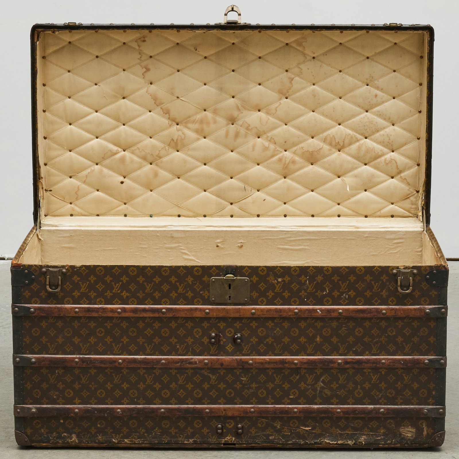 Large Louis Vuitton Leather Trunk - 3