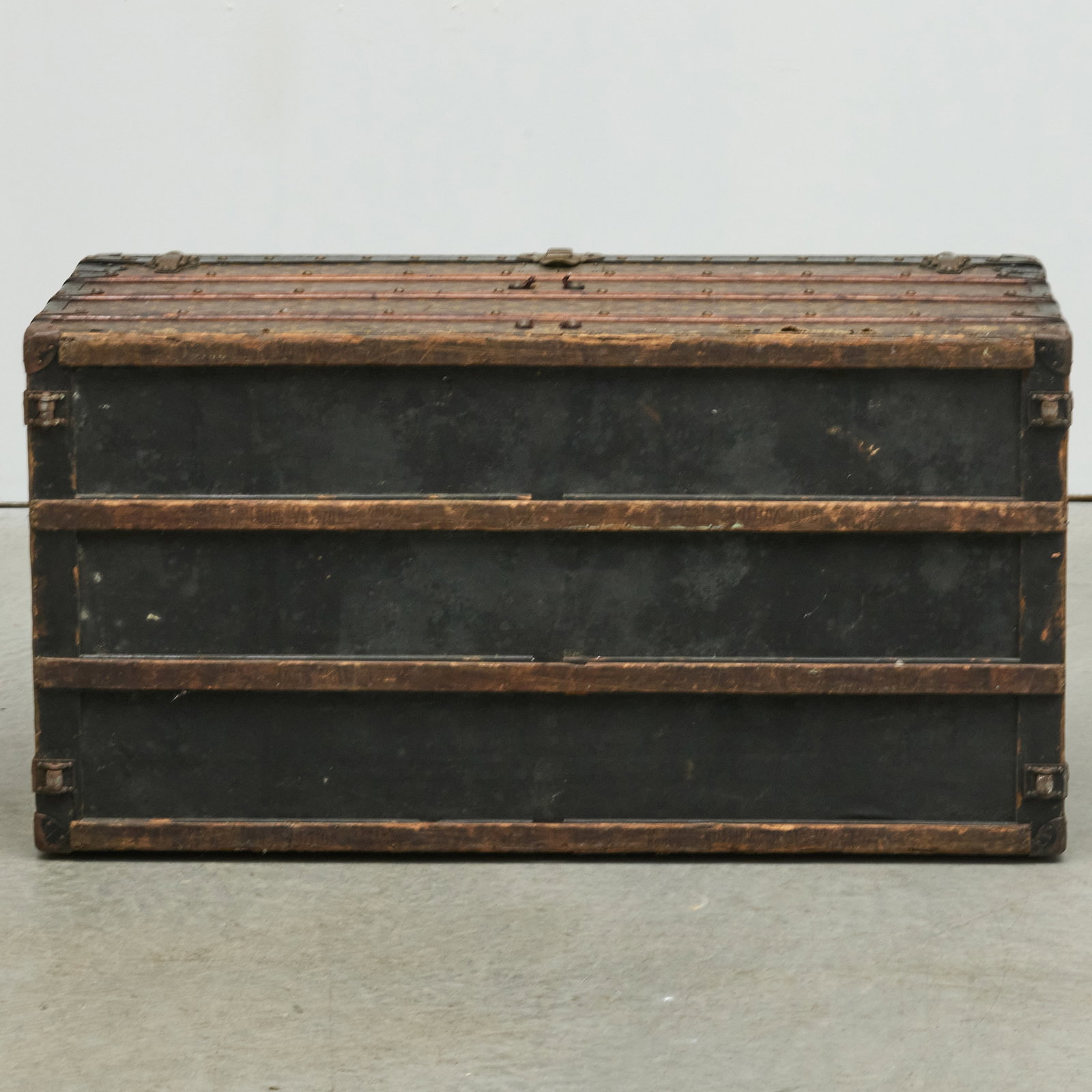 Large Louis Vuitton Leather Trunk - 8