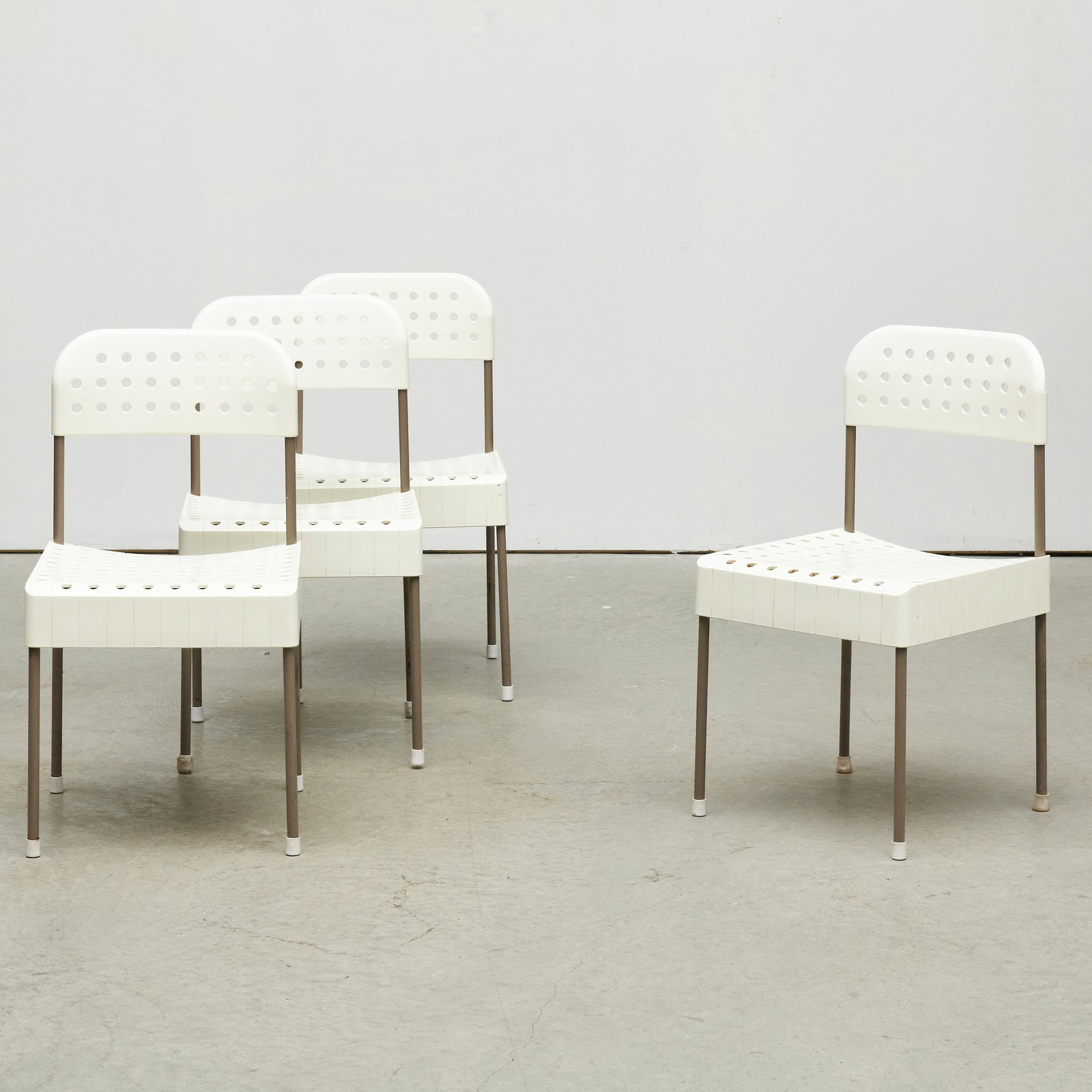 Set of Four Enzo Mari for Anonima Castelli White Box Chairs (1 of 9)