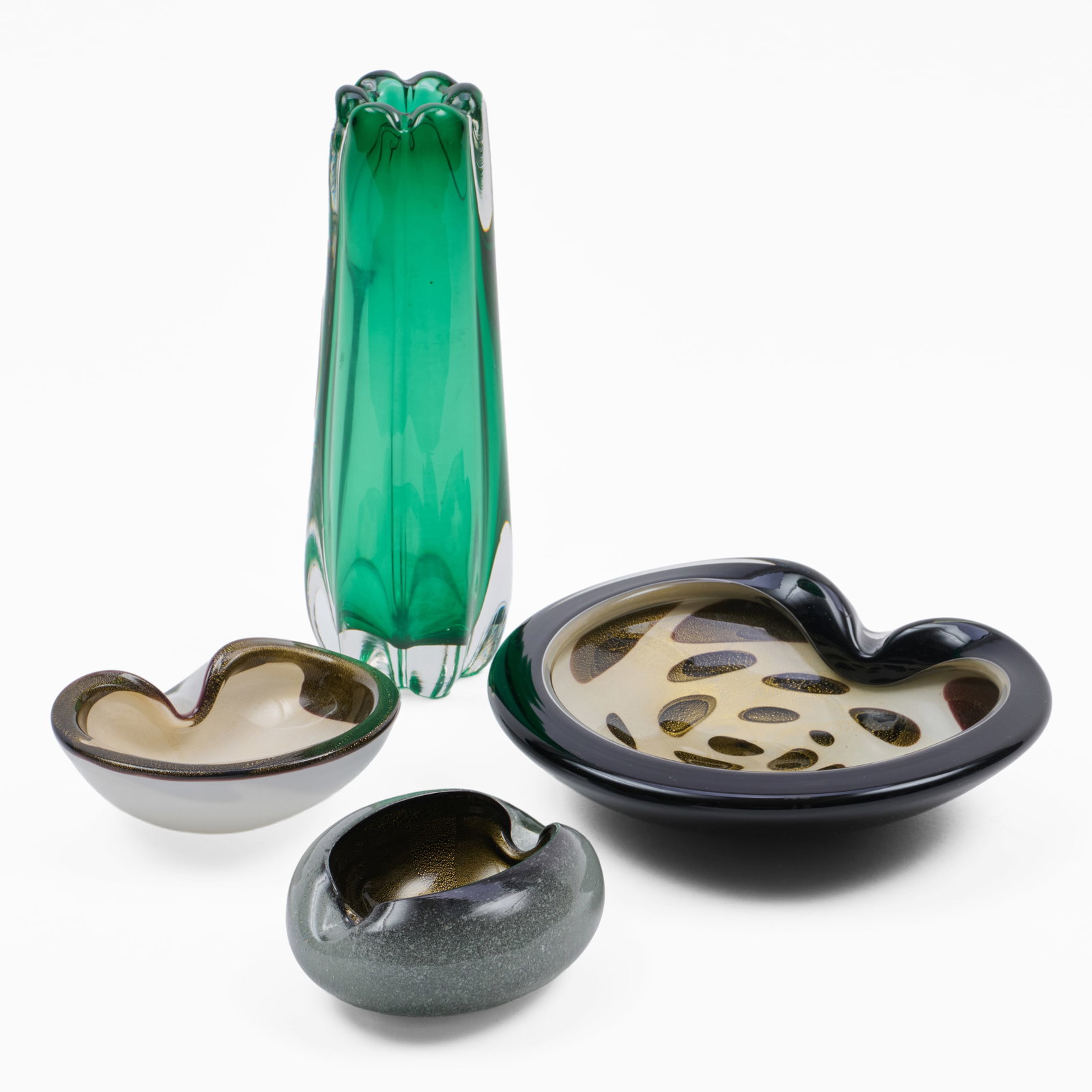 Group of Three Murano Glass Vide Poche and a Vase (1 of 11)