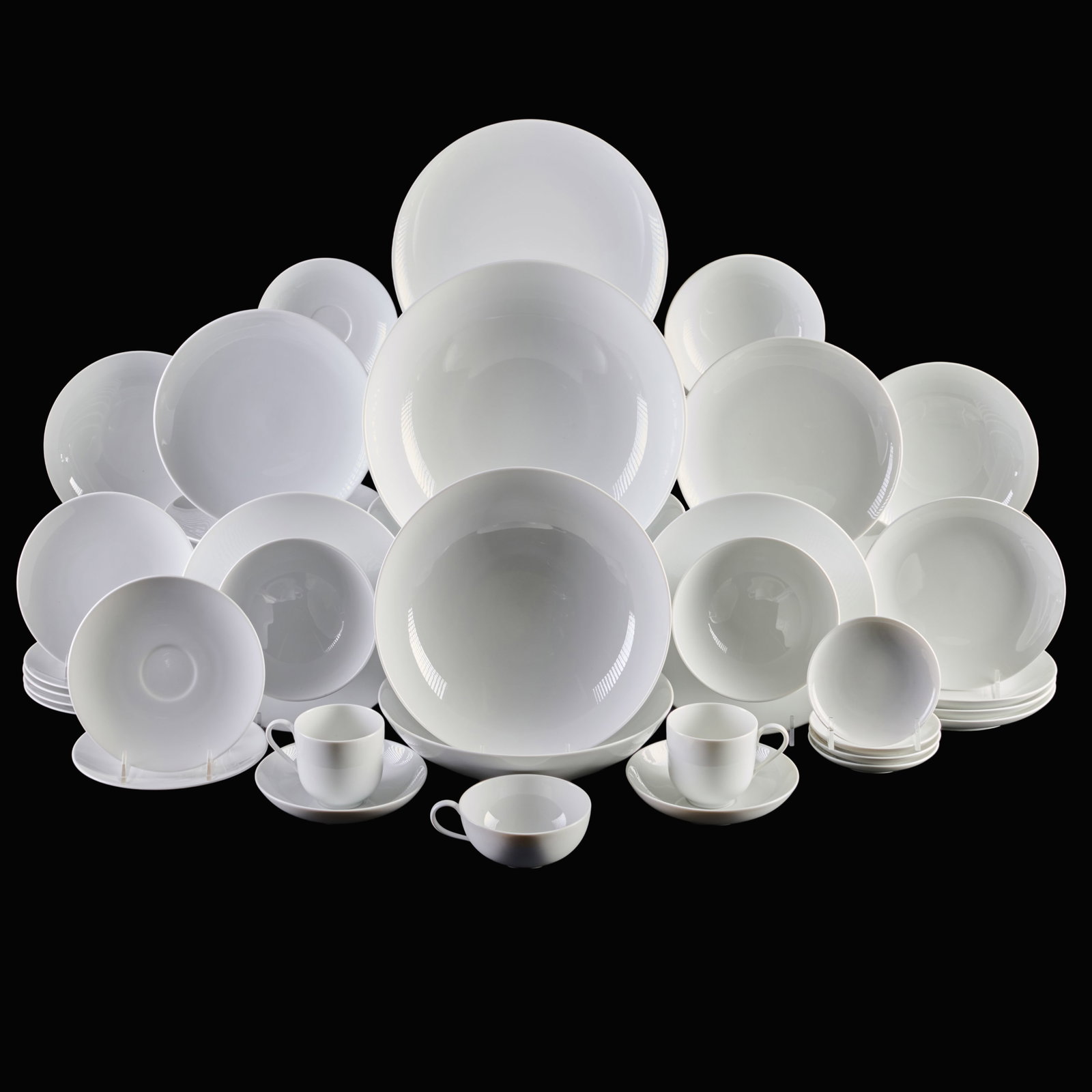 KPM Porcelain Part Service in the 'Urbino' Pattern (1 of 20)