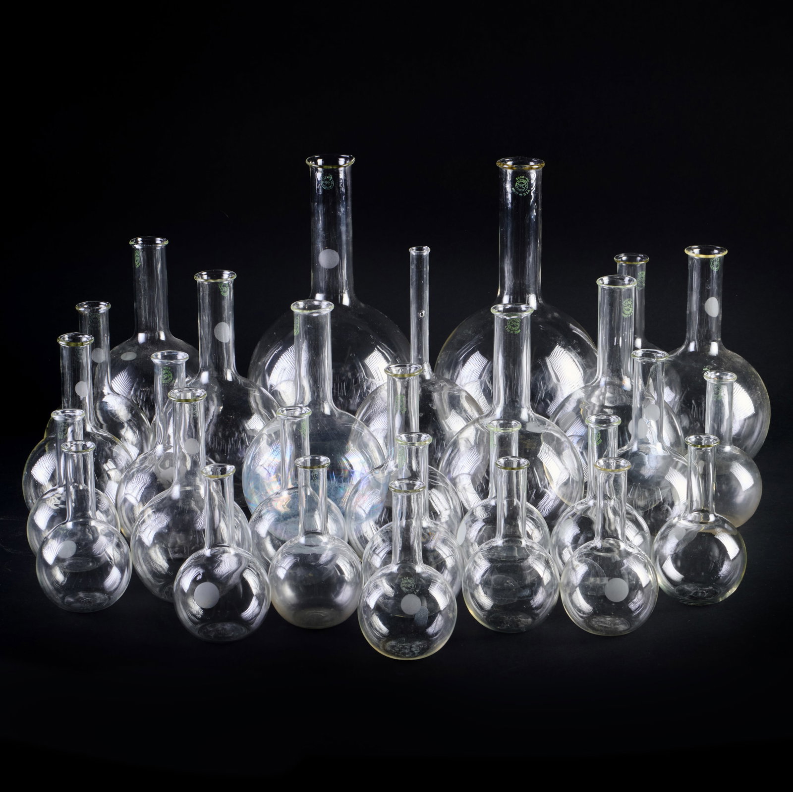 Group of Twenty-Eight Pyrex Glass Beakers (1 of 20)