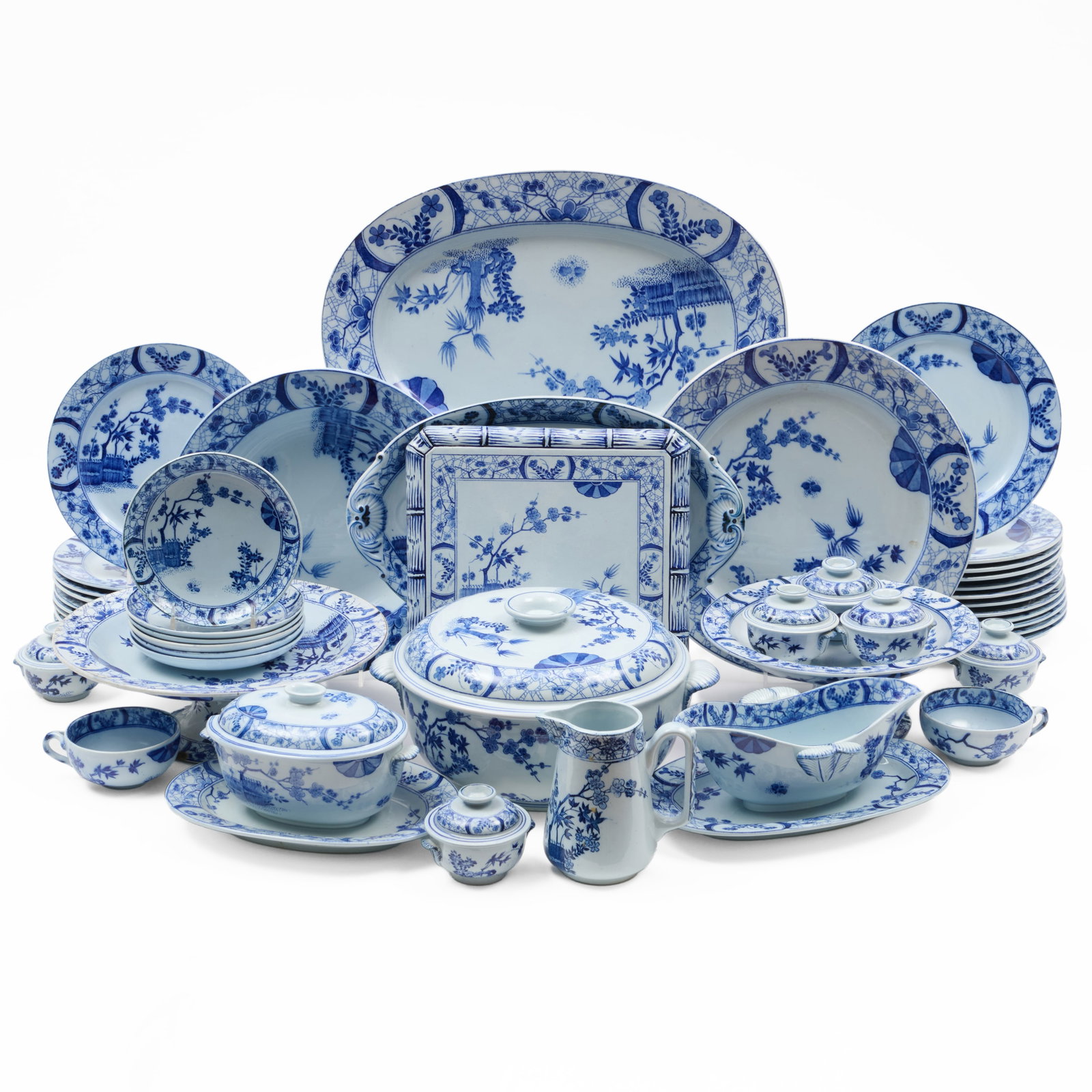 Creil et Montereau Porcelain Part Service in the 'Japan' Pattern (1 of 20)