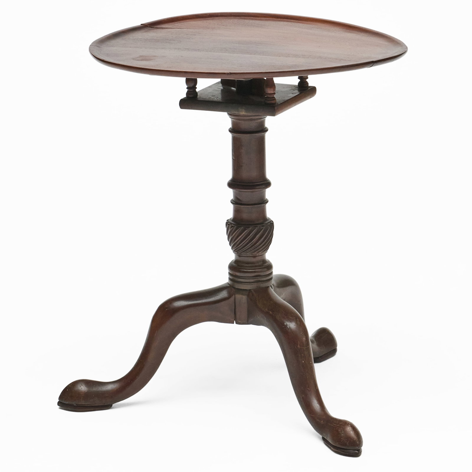 George III Mahogany Birdcage Tripod Table: 26 1/2 x 22 1/4 in. diam., the top. The feet 24 1/2 x 24 1/2 x 24 1/2 in.