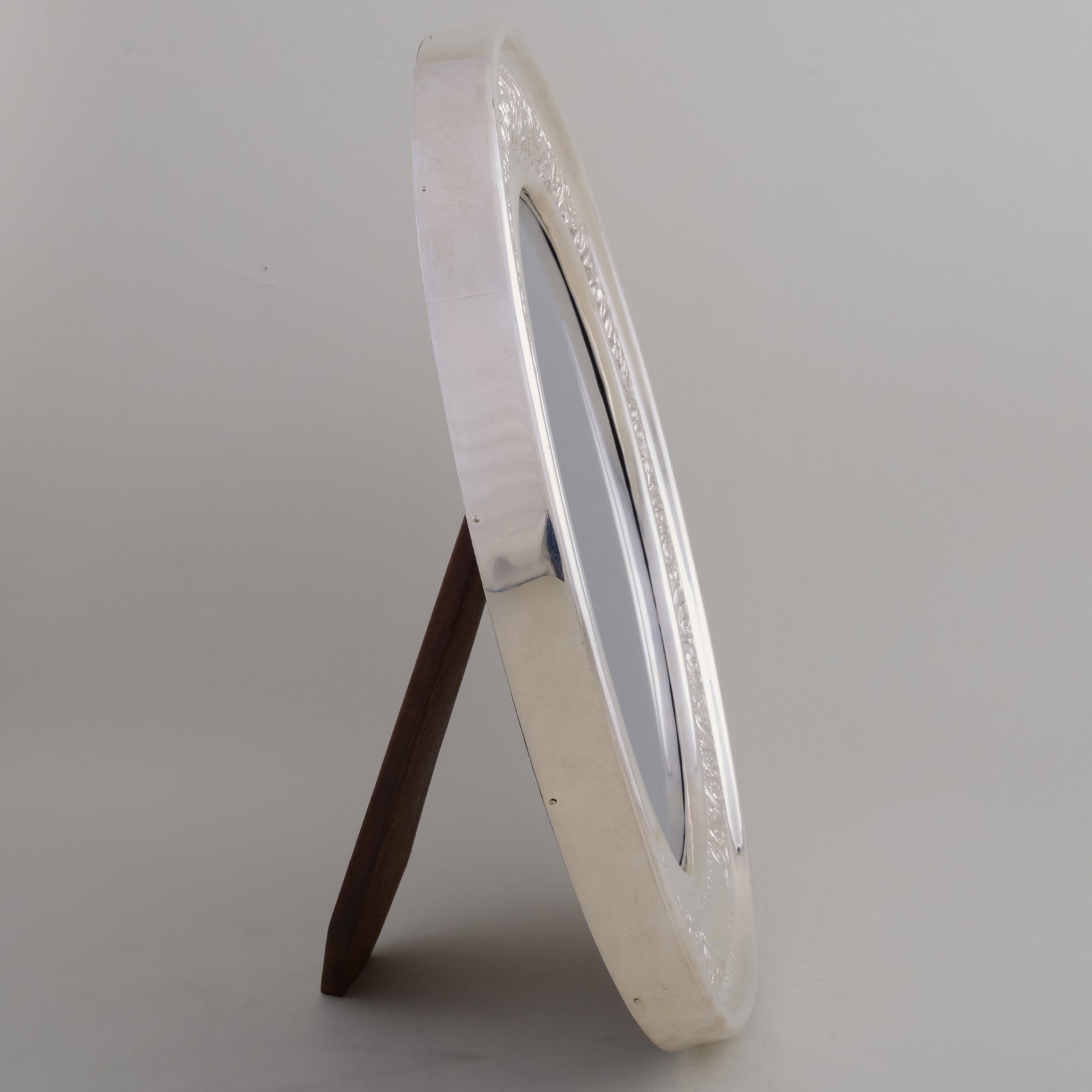 Large Victorian Silver Circular Frame - 5