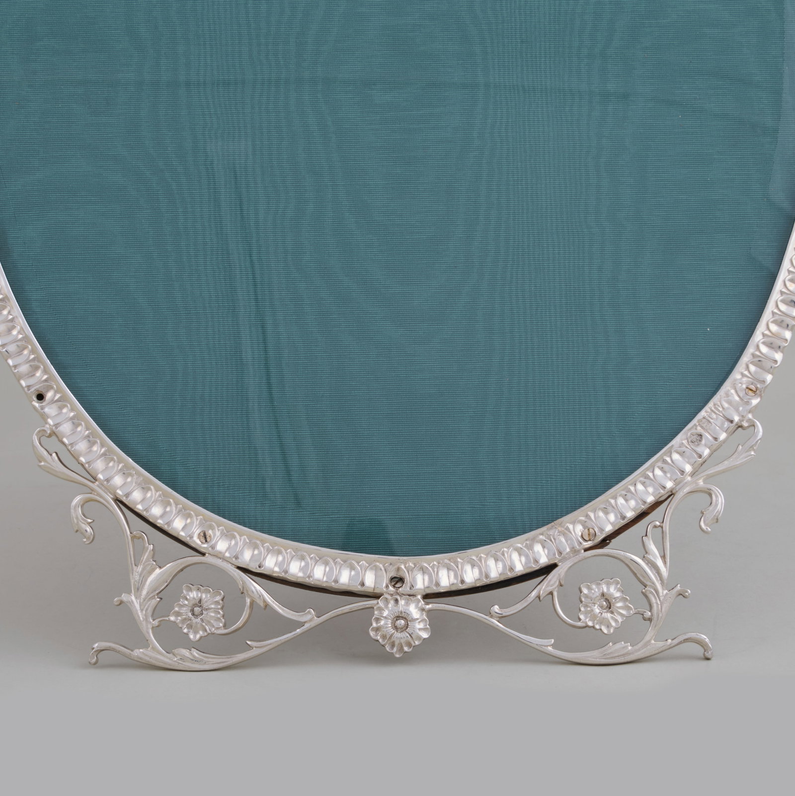 Large George V Silver Oval Frame - 3