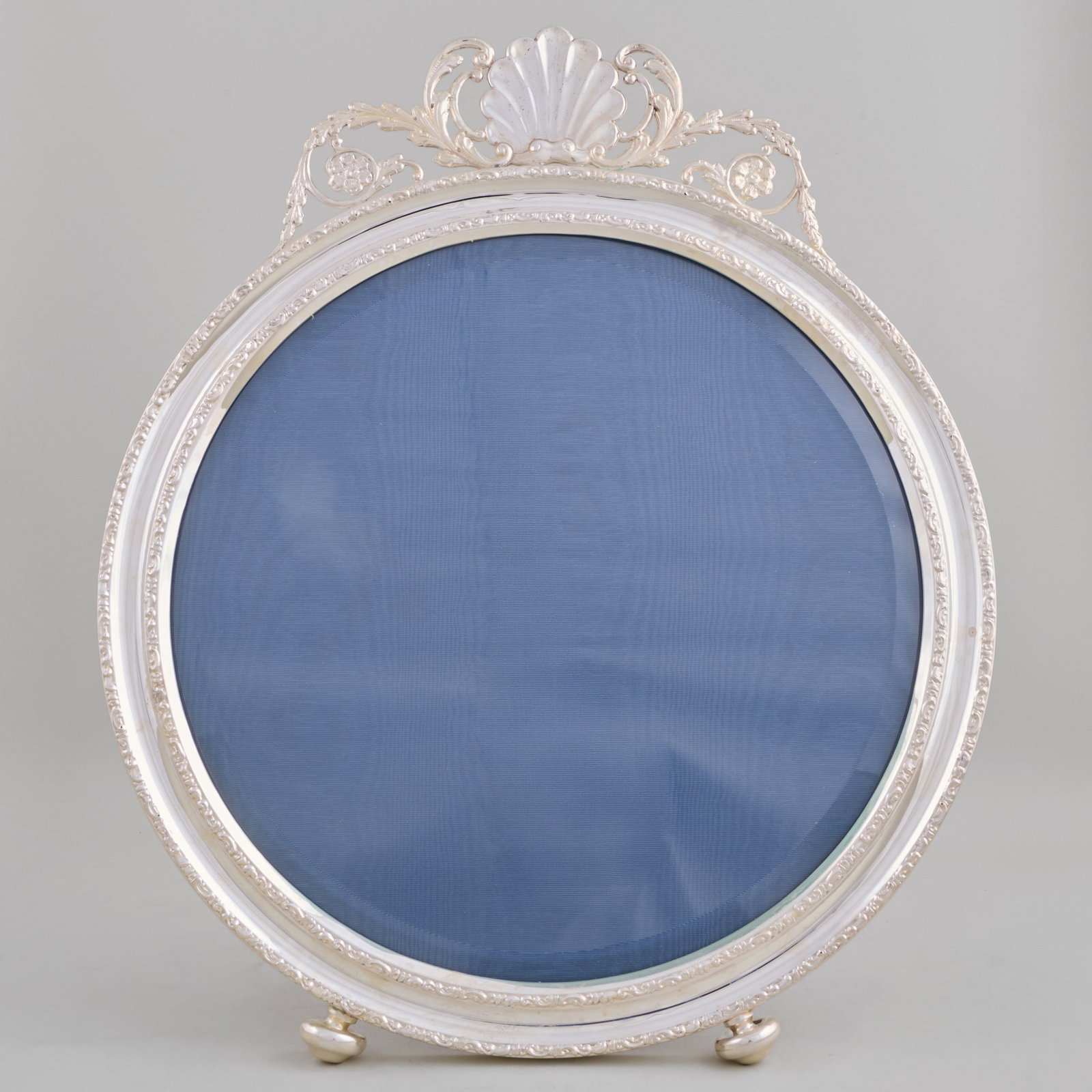 Large George V Silver Circular Frame - 2