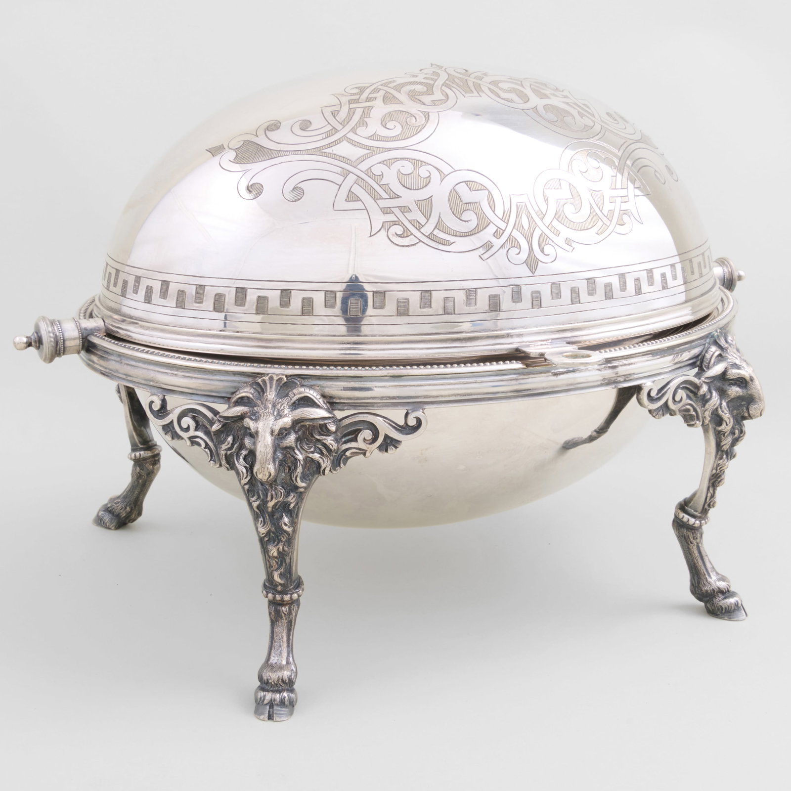 Silver Plate Bun Warmer (1 of 15)