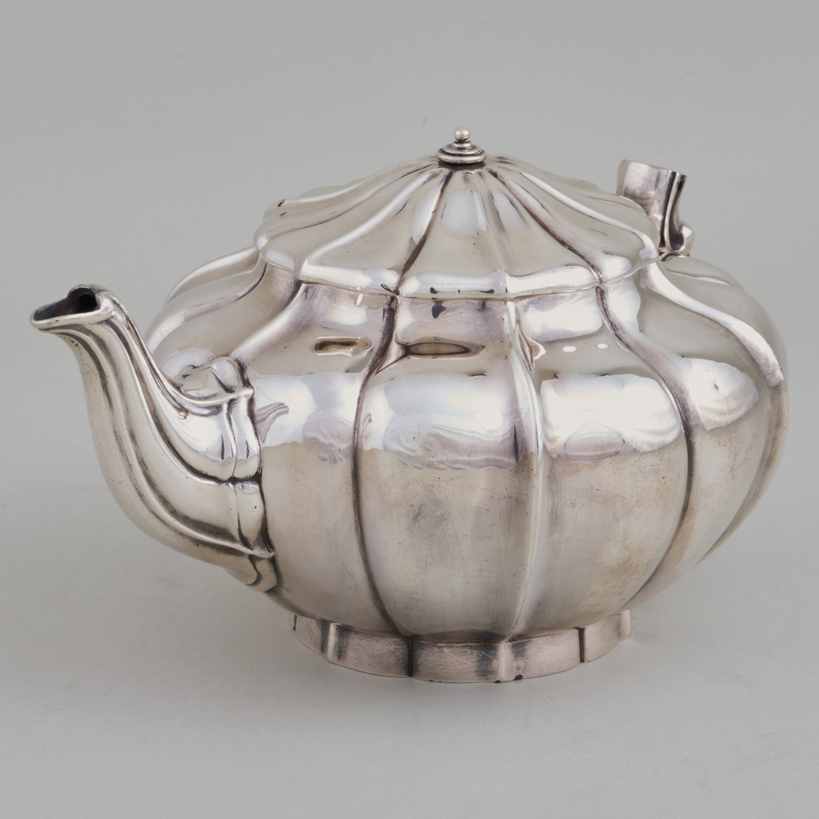 William Iv Silver Teapot (1 of 8)