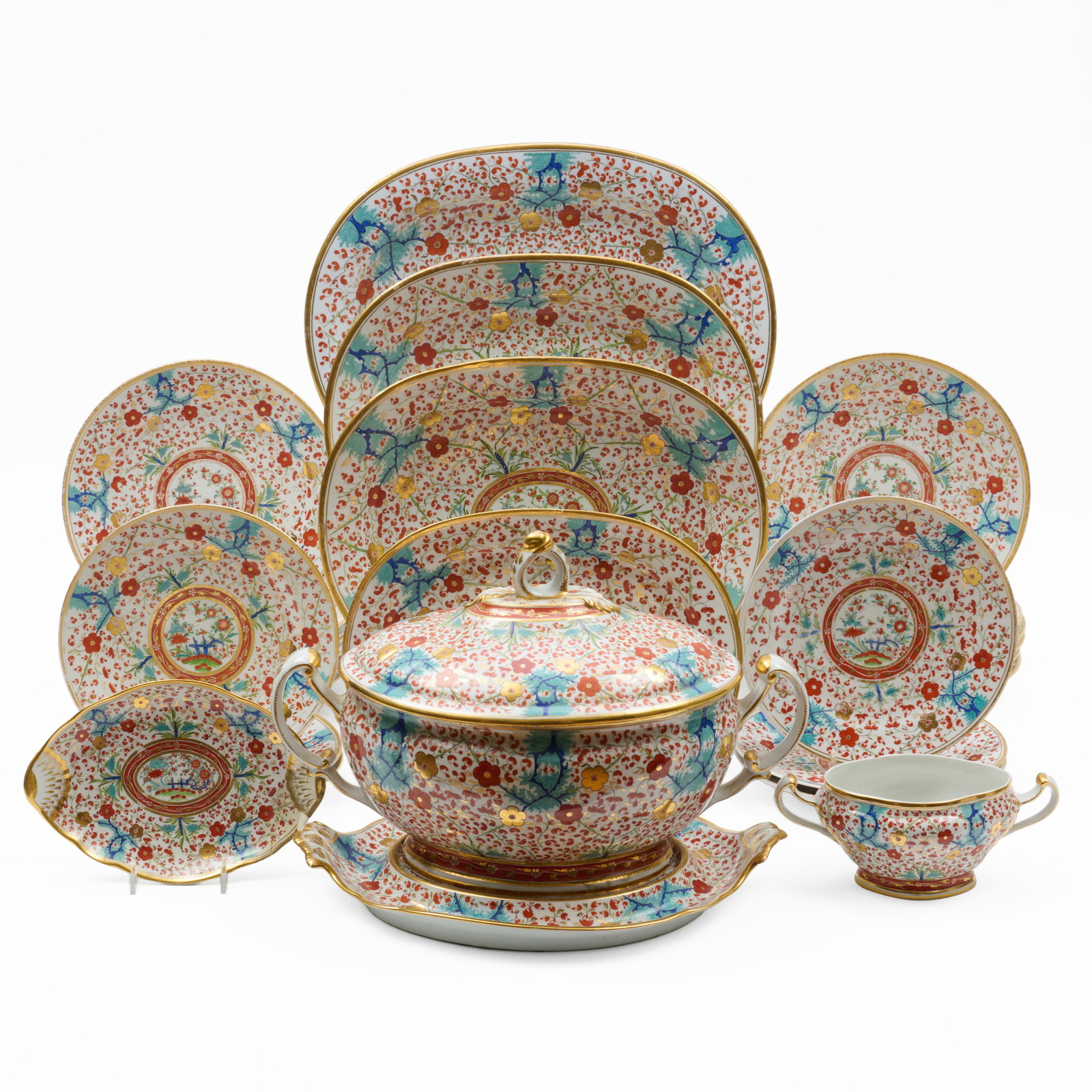 Chamberlain's Worcester Imari Style Porcelain Part Dinner Service: Chamberlain's Worcester Imari Style Porcelain Part Dinner Service Painted marks. Comprising:Thirteen dinner platesSix luncheon platesFour oval platters of graduated sizeA tureen with