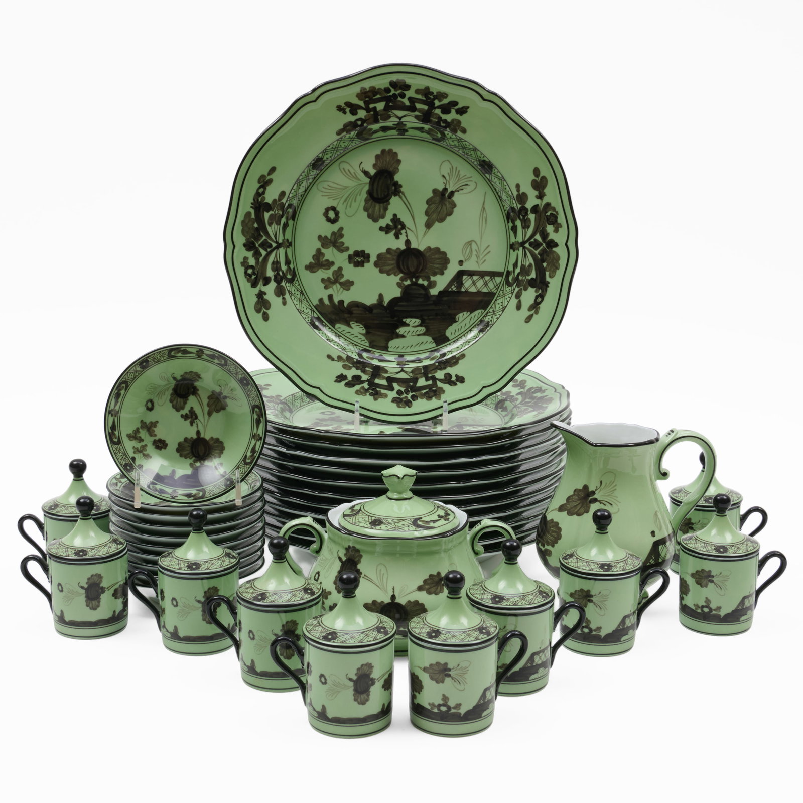 Ginori Part Porcelain Service in the 'Oriente Italiano Bario' Pattern (1 of 20)