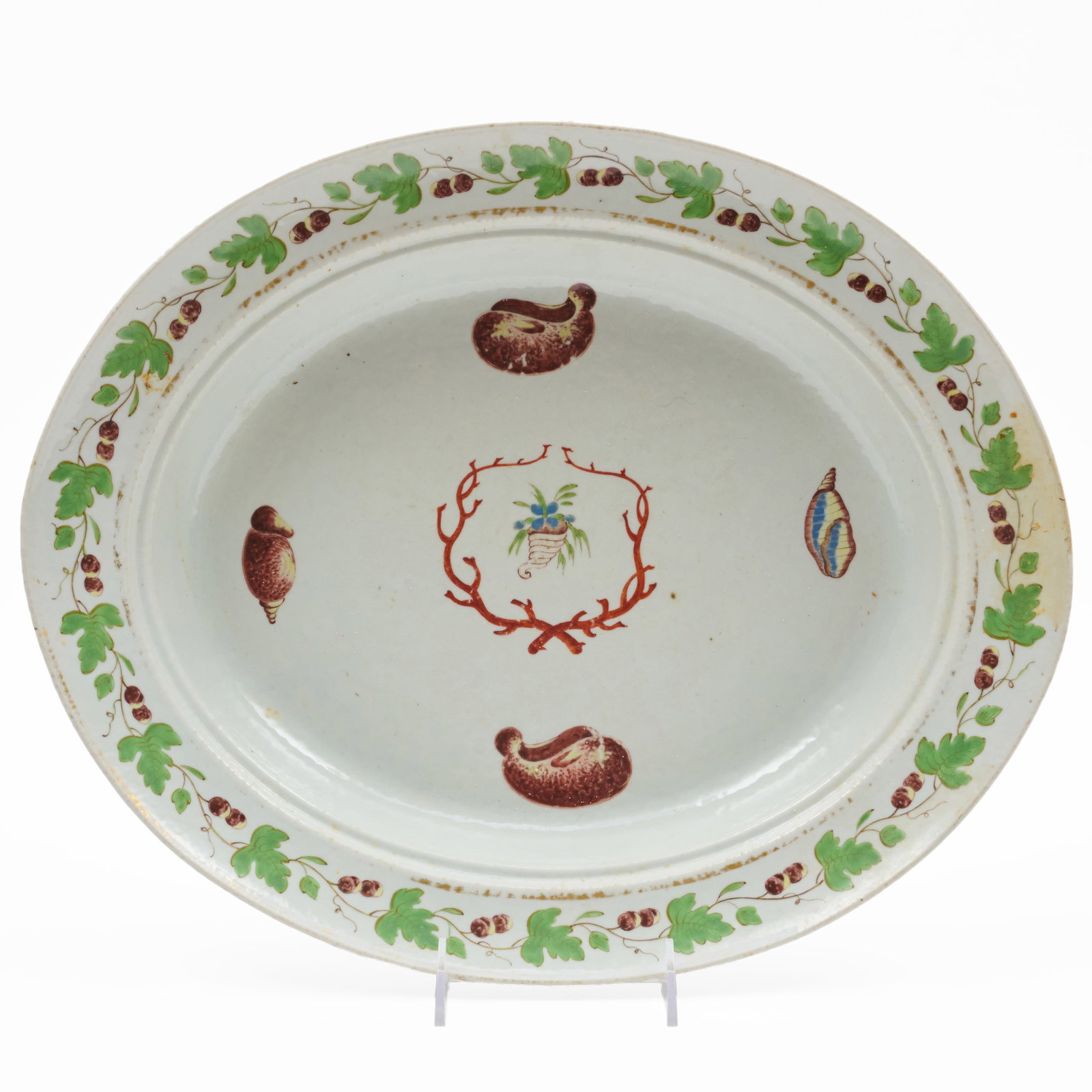 Chinese Export Porcelain Basin Decorated with Seashells: Chinese Export Porcelain Basin Decorated with Seashells Unmarked.2 3/4 x 17 1/4 x 14 1/8 in.