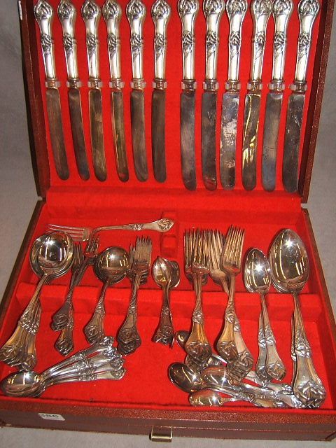 JENNINGS BROTHERS SILVERPLATED FLATWARE IN CHEST - 2