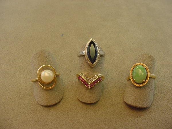 4 14K GOLD RINGS SET WITH STONES
