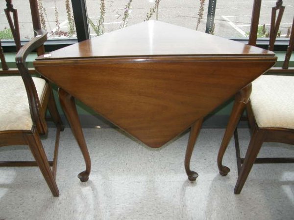 TRIANGULAR DROP LEAF TABLE
