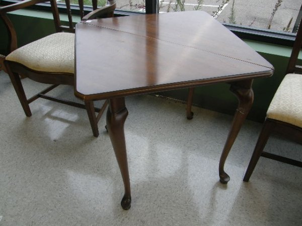 TRIANGULAR DROP LEAF TABLE - 3