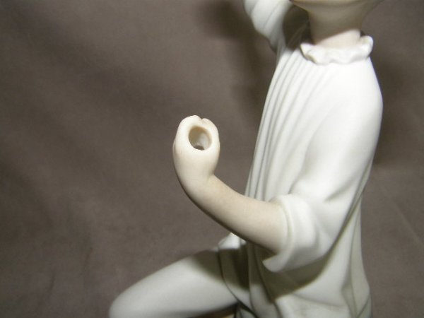 LLADRO FIGURE OF A GIRL - 2