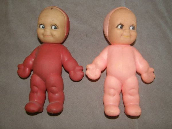 2 7 1/2" VINYL KEWPIES-CAMEO: 2 7 1/2" VINYL KEWPIES-CAMEO - . - 7 1/2" HIGH, SOME WEAR, SOME LOSS TO FINISH, TOP POINTS ROUGH