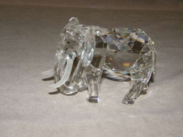 SWAROVSKI CRYSTAL ELEPHANT WITH BOX