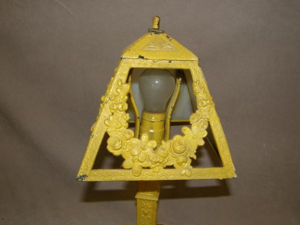 METAL LAMP -1 SHADE GLASS PANEL MISSING - 2