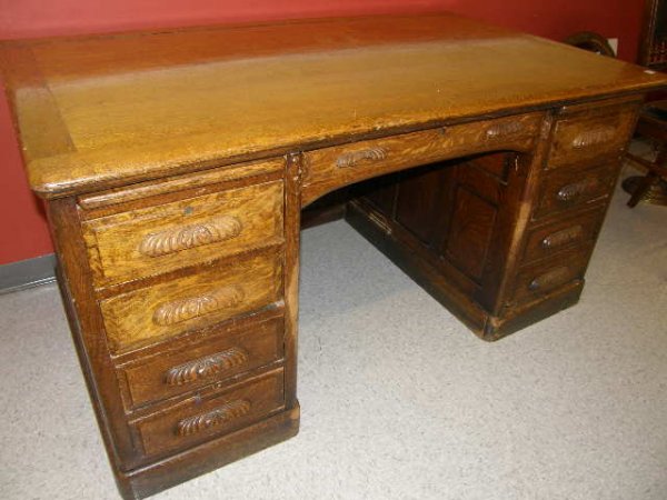 OAK DESK -SOME AS/IS