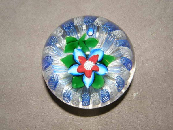 FLOWER DESIGN ART GLASS PAPERWEIGHT