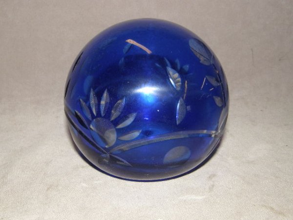 COBALT TO CLEAR PAPERWEIGHT - NO SIGNATURE