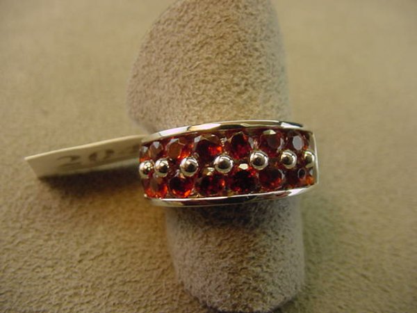 10K WHITE GOLD GARNET RING
