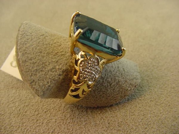10K GOLD BLUE TOPAZ AND DIAMOND RING - 2
