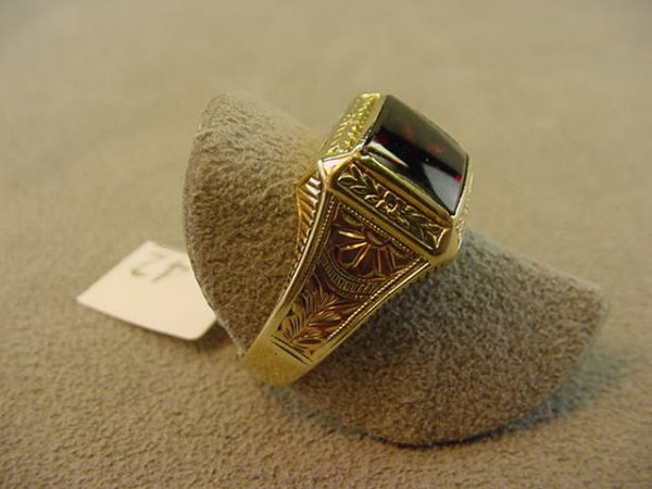 10K 2-COLOR GOLD ENGRAVED ANTIQUE RING