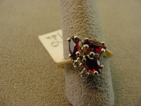 10K GOLD GARNET AND DIAMOND RING