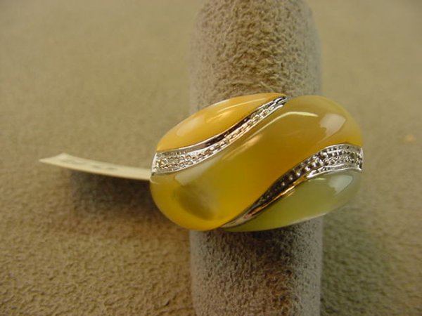 14K GOLD MOTHER OF PEARL AND DIAMOND RING