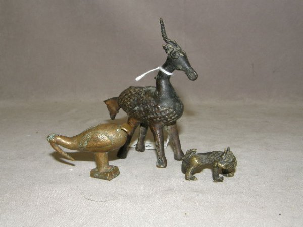 3 SMALL METAL ANIMALS -1 MISSING ANTLERS