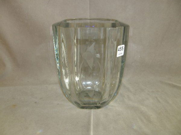 HEAVY GLASS FISH DESIGN ETCHED VASE: HEAVY GLASS FISH DESIGN ETCHED VASE - 8" HIGH, 6 1/2" DIA - .