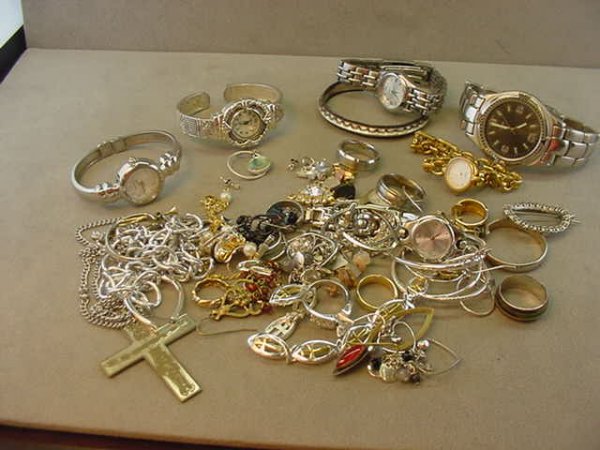 BAG OF ASSORTED COSTUME JEWELRY & WATCHES