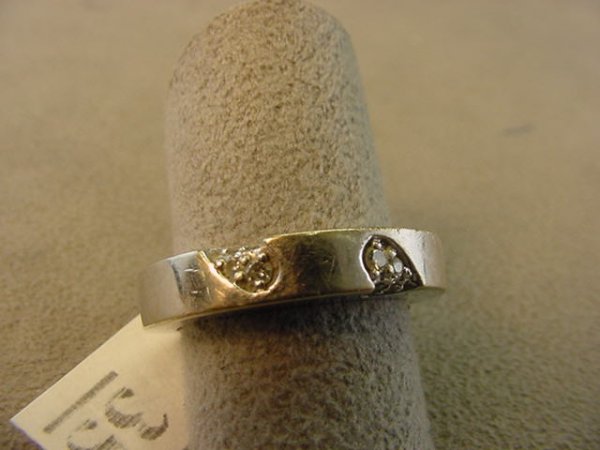 18K WHITE GOLD MOVADO DIAMOND BAND