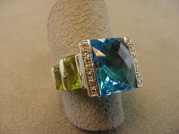 14K WHITE GOLD BLUE TOPAZ, PERIDOT, DIAMOND RING