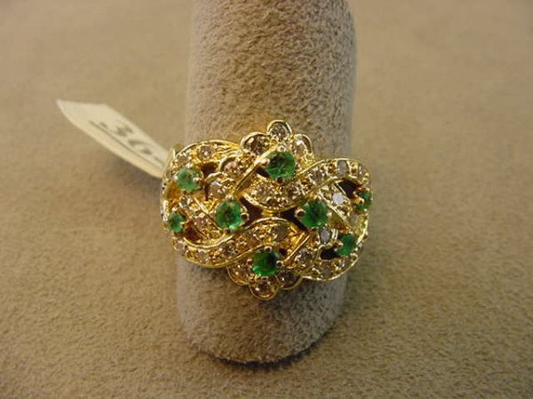 18K GOLD EMERALD AND DIAMOND RING