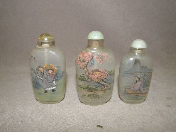 3 REVERSE PAINTED PEKING GLASS SNUFF BOTTLES -LOT