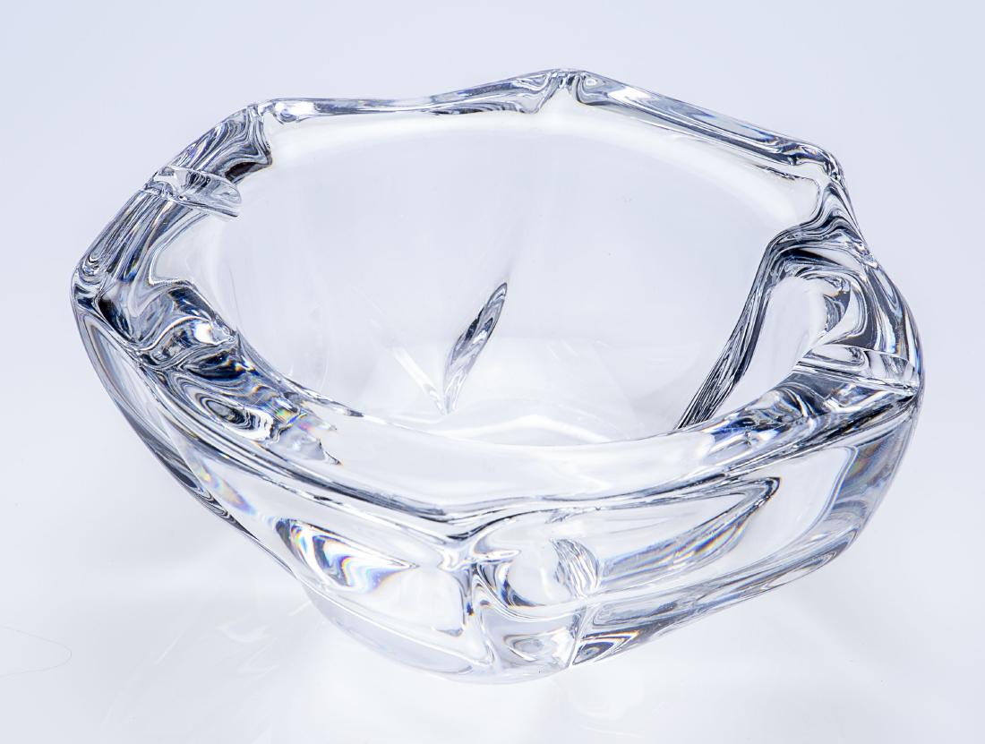 Daum France Hand Blown Crystal Bowl Ashtray: Daum France Hand Blown Crystal Bowl Ashtray. Daum has a crystal studio based in Nancy. Founded in 1878 by Jean Daum. A magnificent clear crystal glass extraordinary shape ashtray. 1950-60. There is a