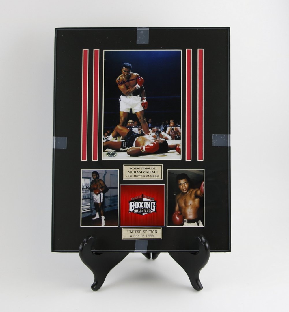 Muhammad Ali Autographed Picture: Muhammad Ali Autographed Picture Framed