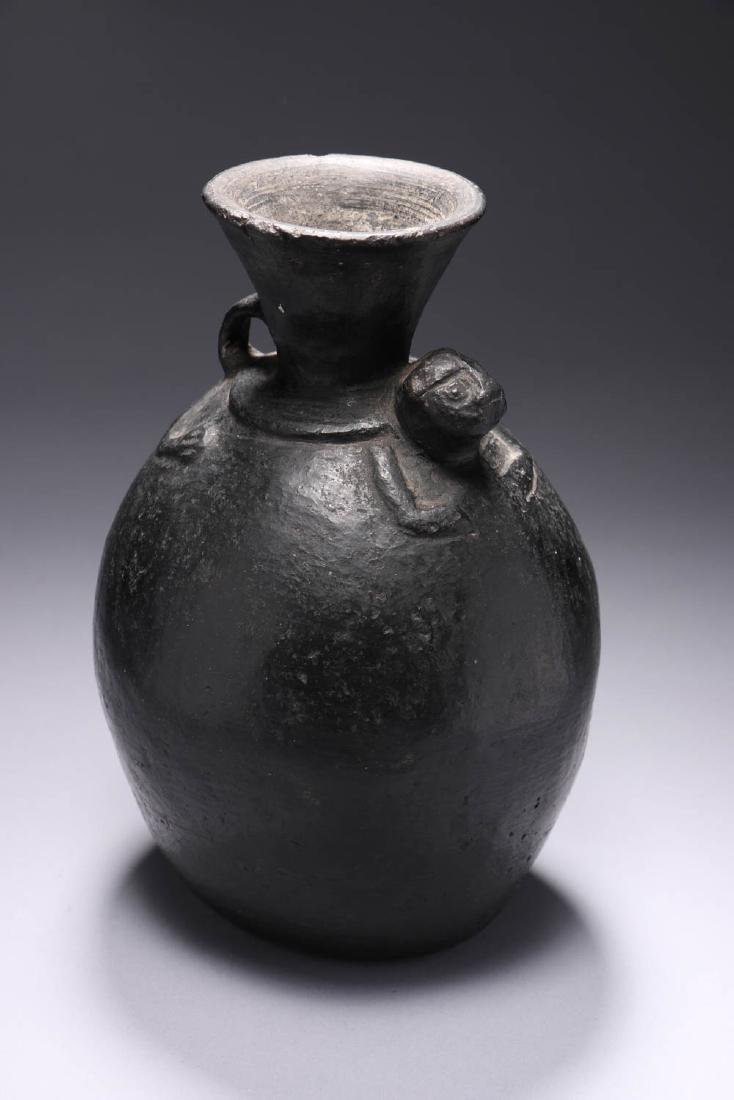 Pre-columbian Large Chimu Blackware Vessel (1 of 7)
