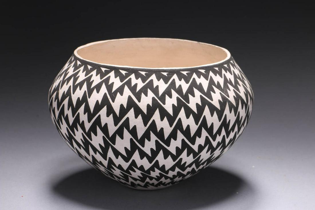 Native American Acoma Bowl (1 of 6)